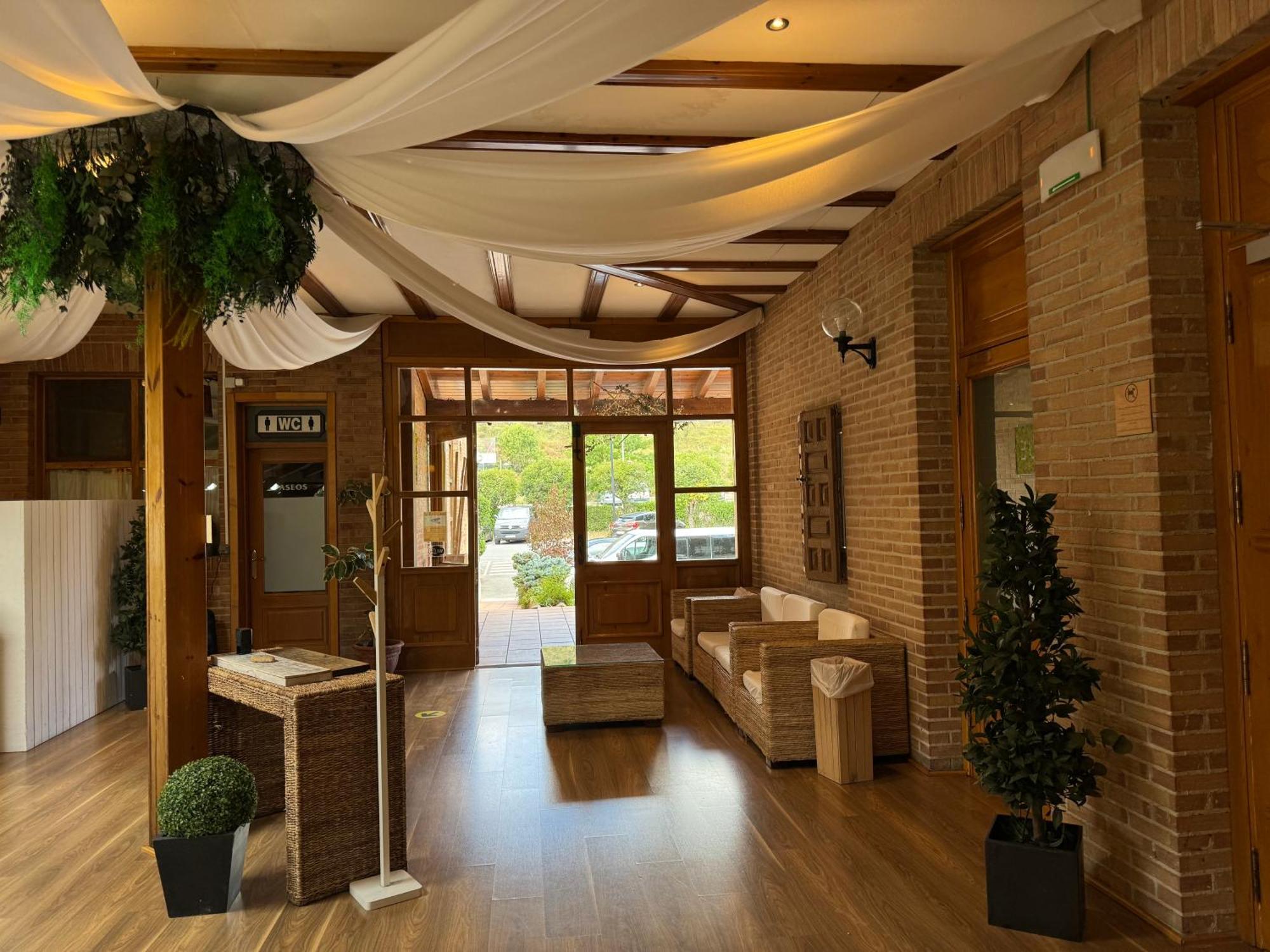 哈克威酒店 Puente la Reina 外观 照片
